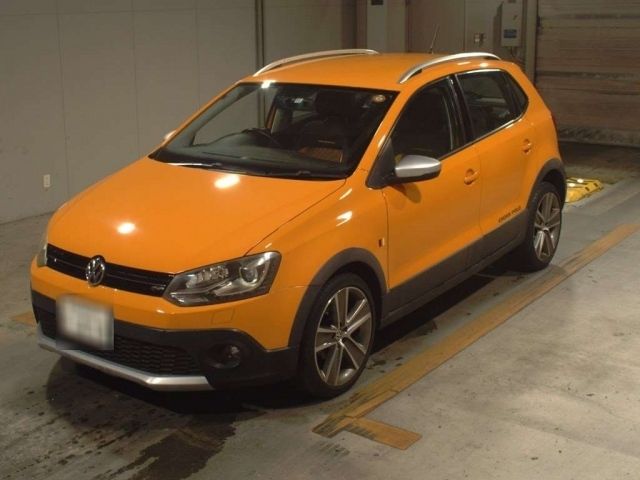 5007 Volkswagen Cross polo 6RCBZW 2012 г. (TAA Kyushu)